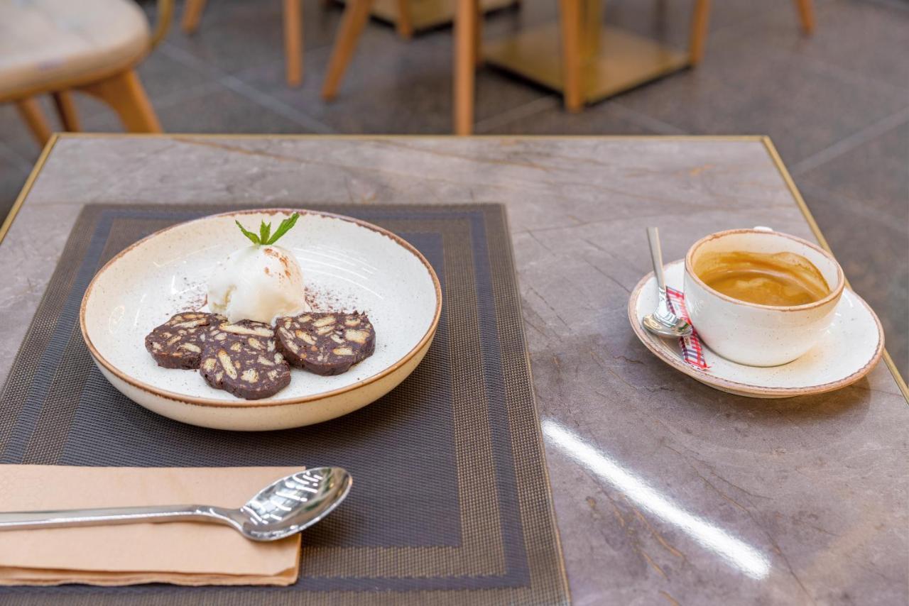 Hellenic Vibes Smart Hotel Aten Exteriör bild Chocolate salami