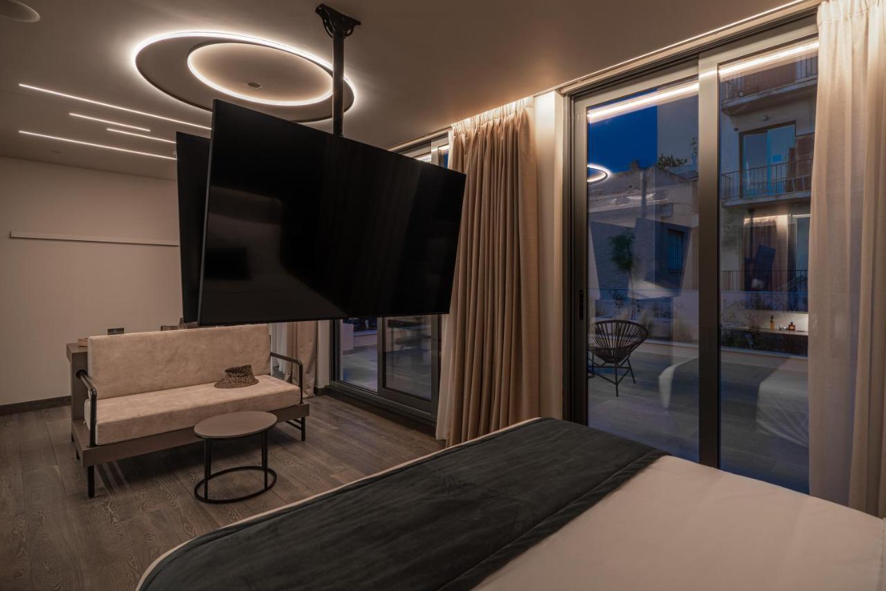 Hellenic Vibes Smart Hotel Aten Exteriör bild A room at the hotel