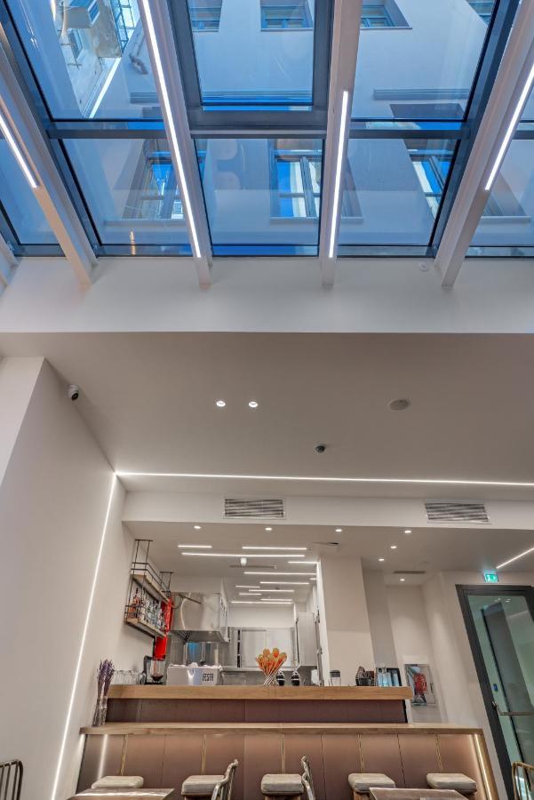 Hellenic Vibes Smart Hotel Aten Exteriör bild Ceiling of the main hall