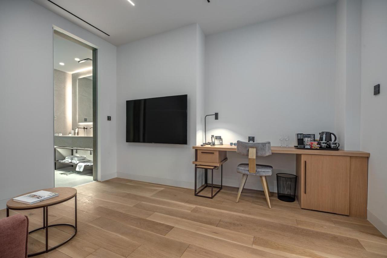 Hellenic Vibes Smart Hotel Aten Exteriör bild A room at the hotel