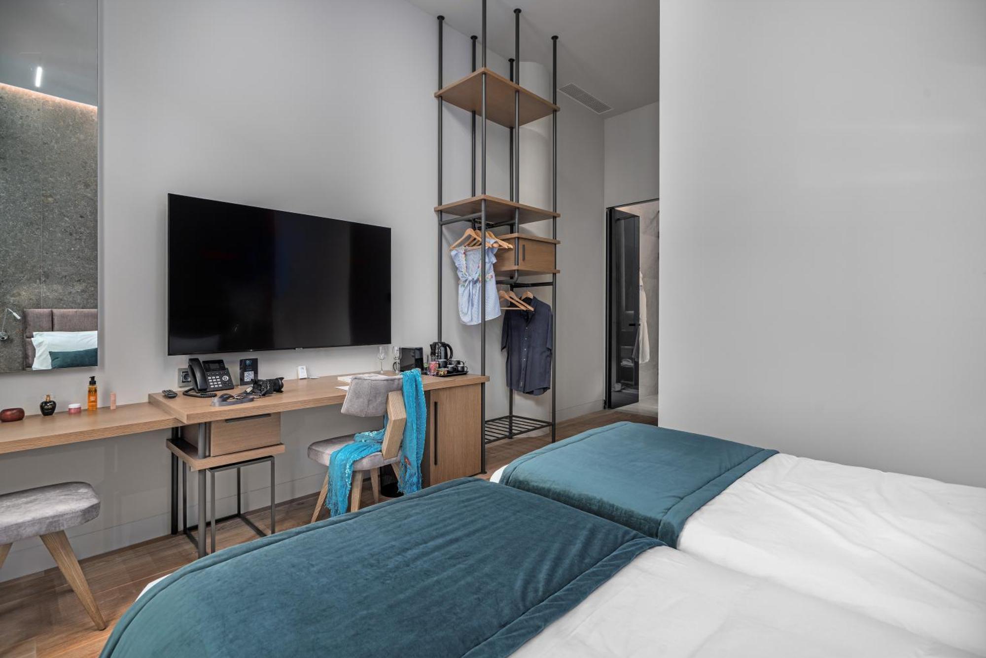 Hellenic Vibes Smart Hotel Aten Exteriör bild A room at the hotel
