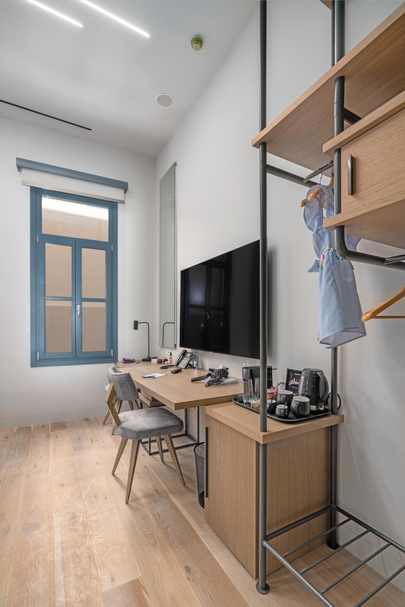 Hellenic Vibes Smart Hotel Aten Exteriör bild A room at the hotel